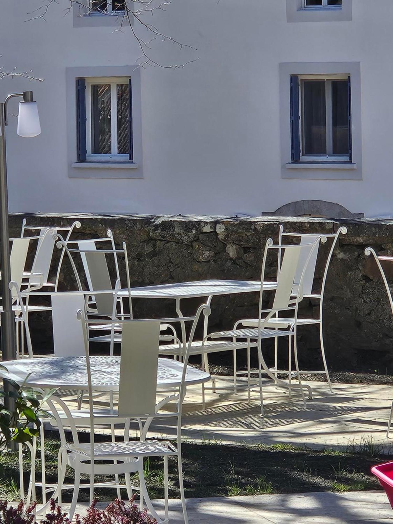 Logis Hostellerie Du Grand Duc Hotel Restaurant Gincla Exteriér fotografie