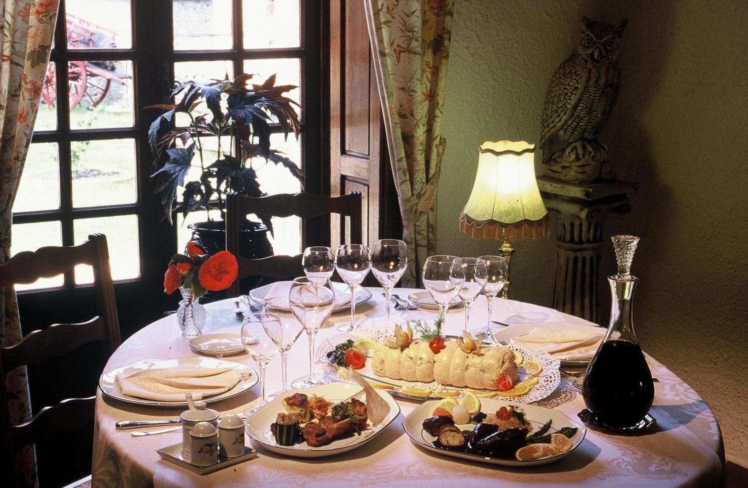 Logis Hostellerie Du Grand Duc Hotel Restaurant Gincla Exteriér fotografie