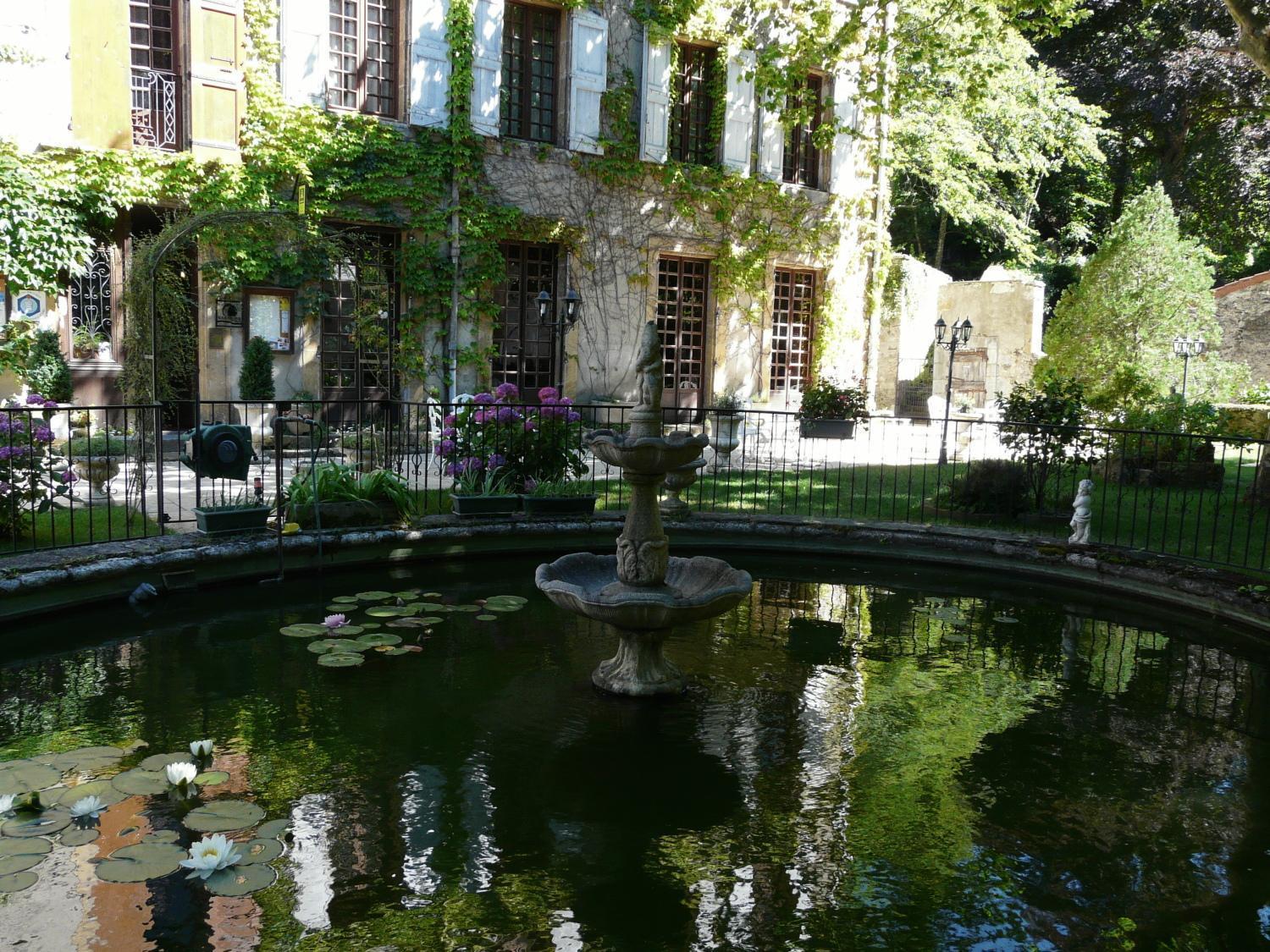 Logis Hostellerie Du Grand Duc Hotel Restaurant Gincla Exteriér fotografie