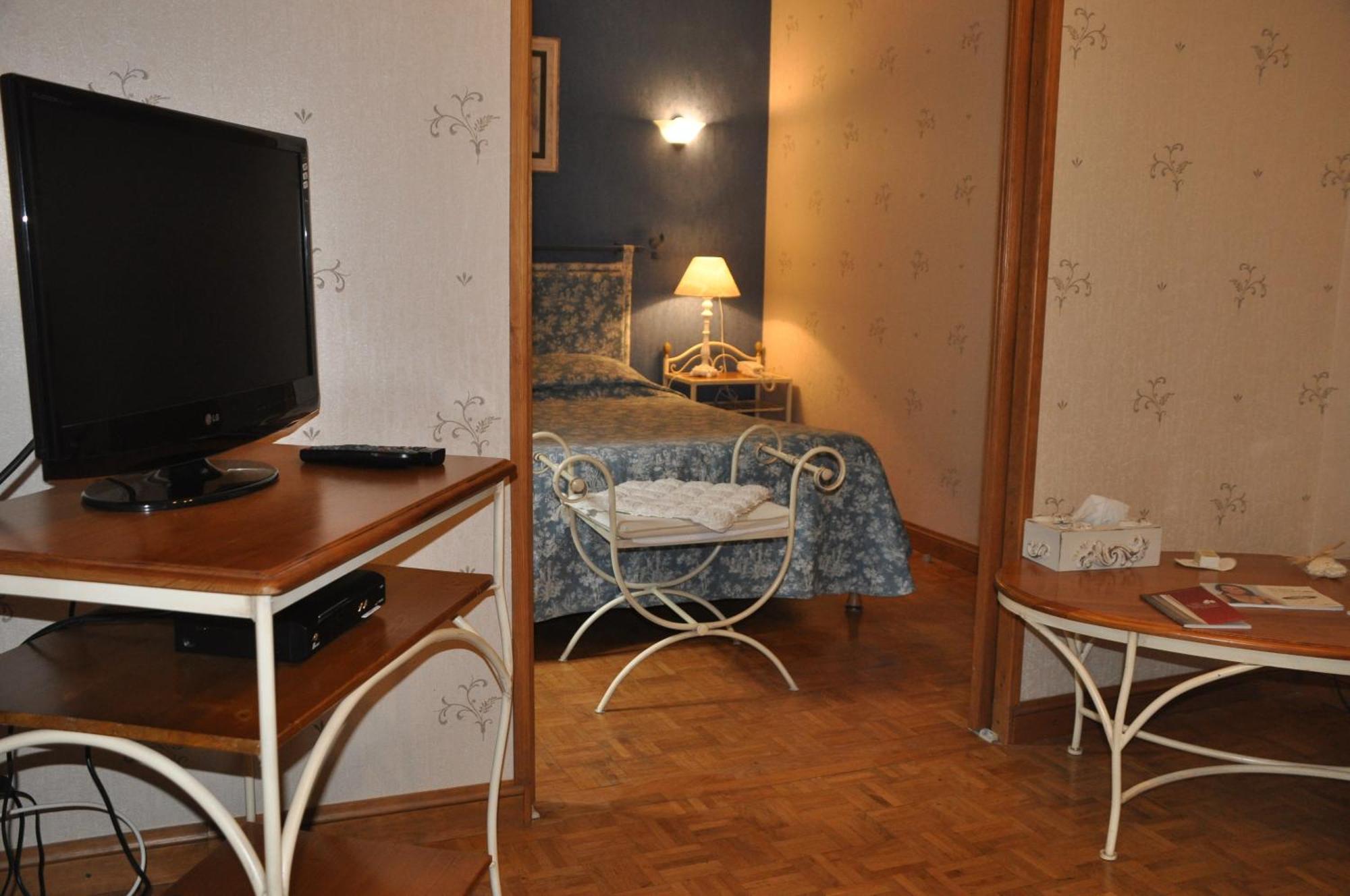 Logis Hostellerie Du Grand Duc Hotel Restaurant Gincla Exteriér fotografie