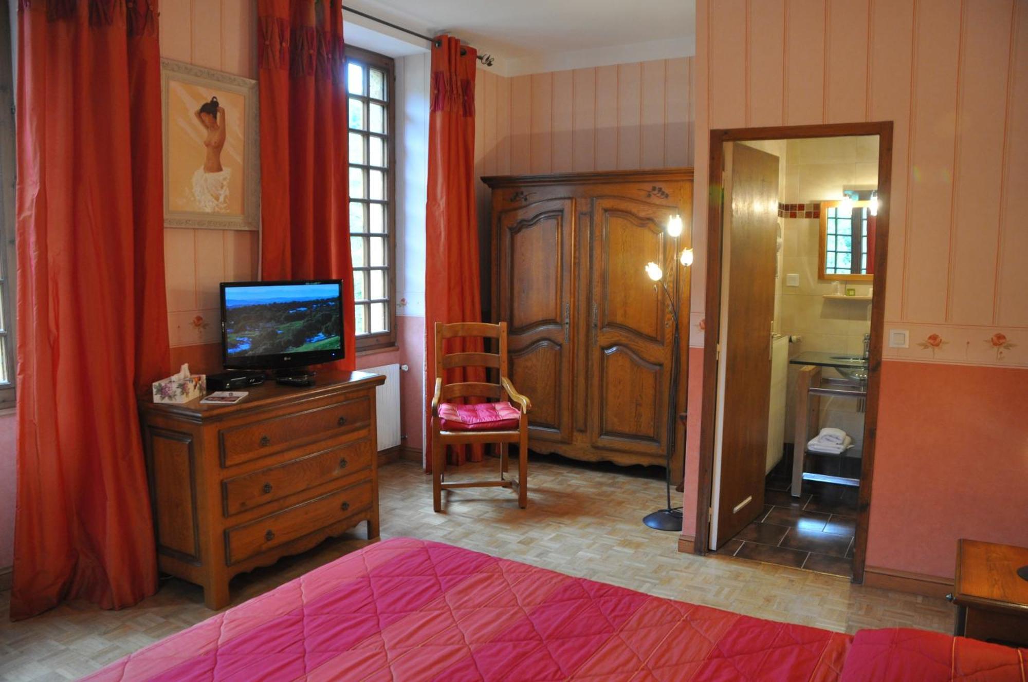 Logis Hostellerie Du Grand Duc Hotel Restaurant Gincla Exteriér fotografie