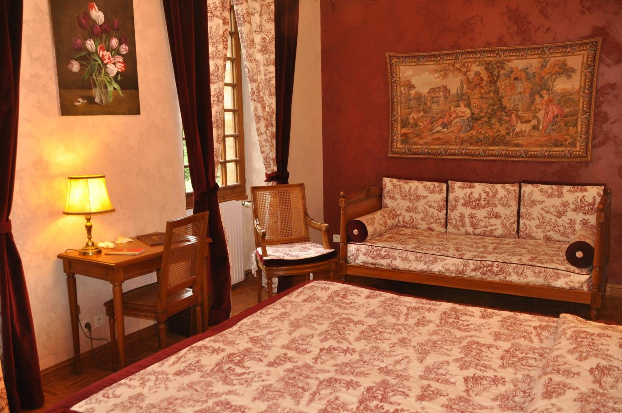 Logis Hostellerie Du Grand Duc Hotel Restaurant Gincla Exteriér fotografie