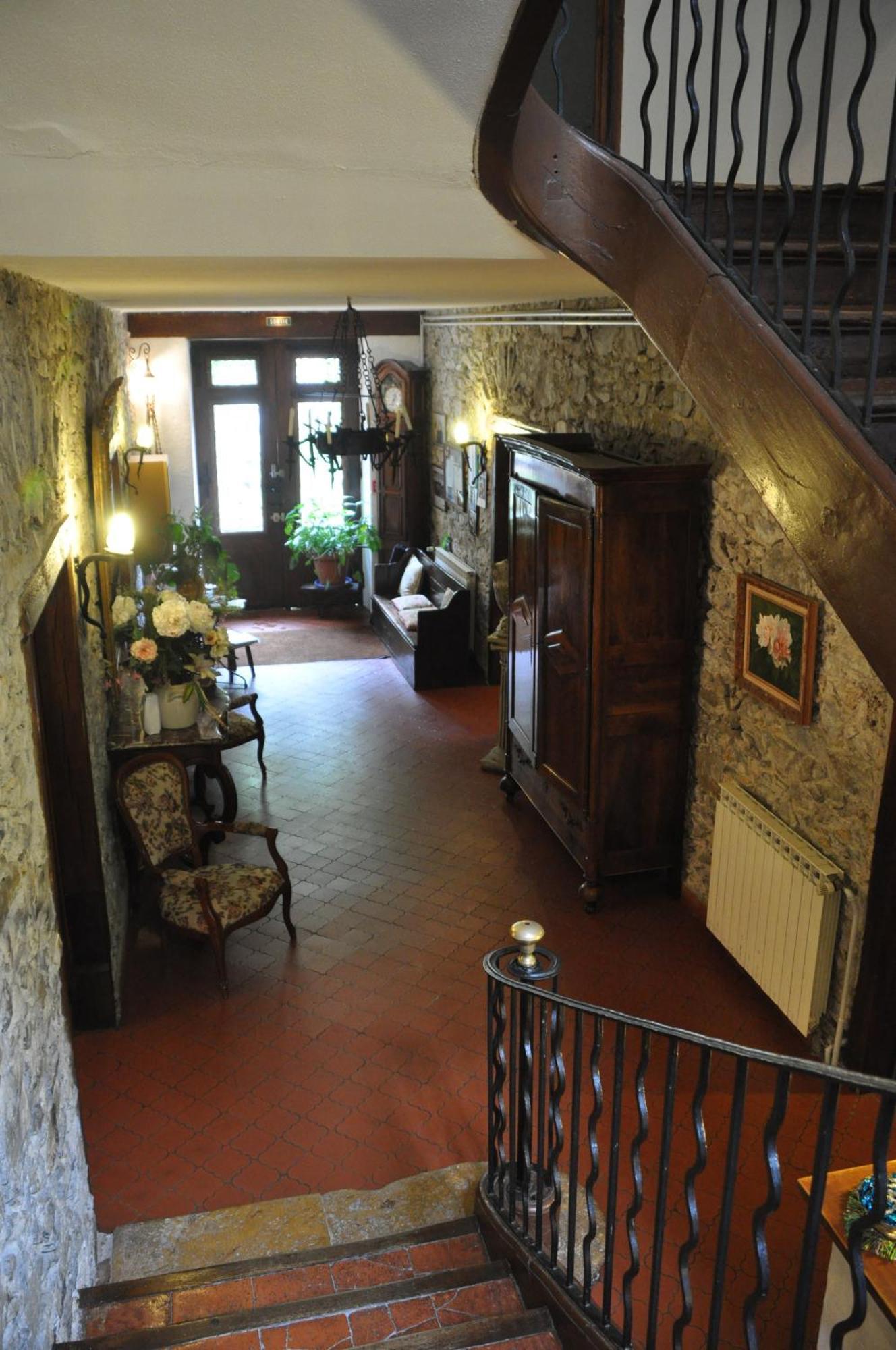 Logis Hostellerie Du Grand Duc Hotel Restaurant Gincla Exteriér fotografie