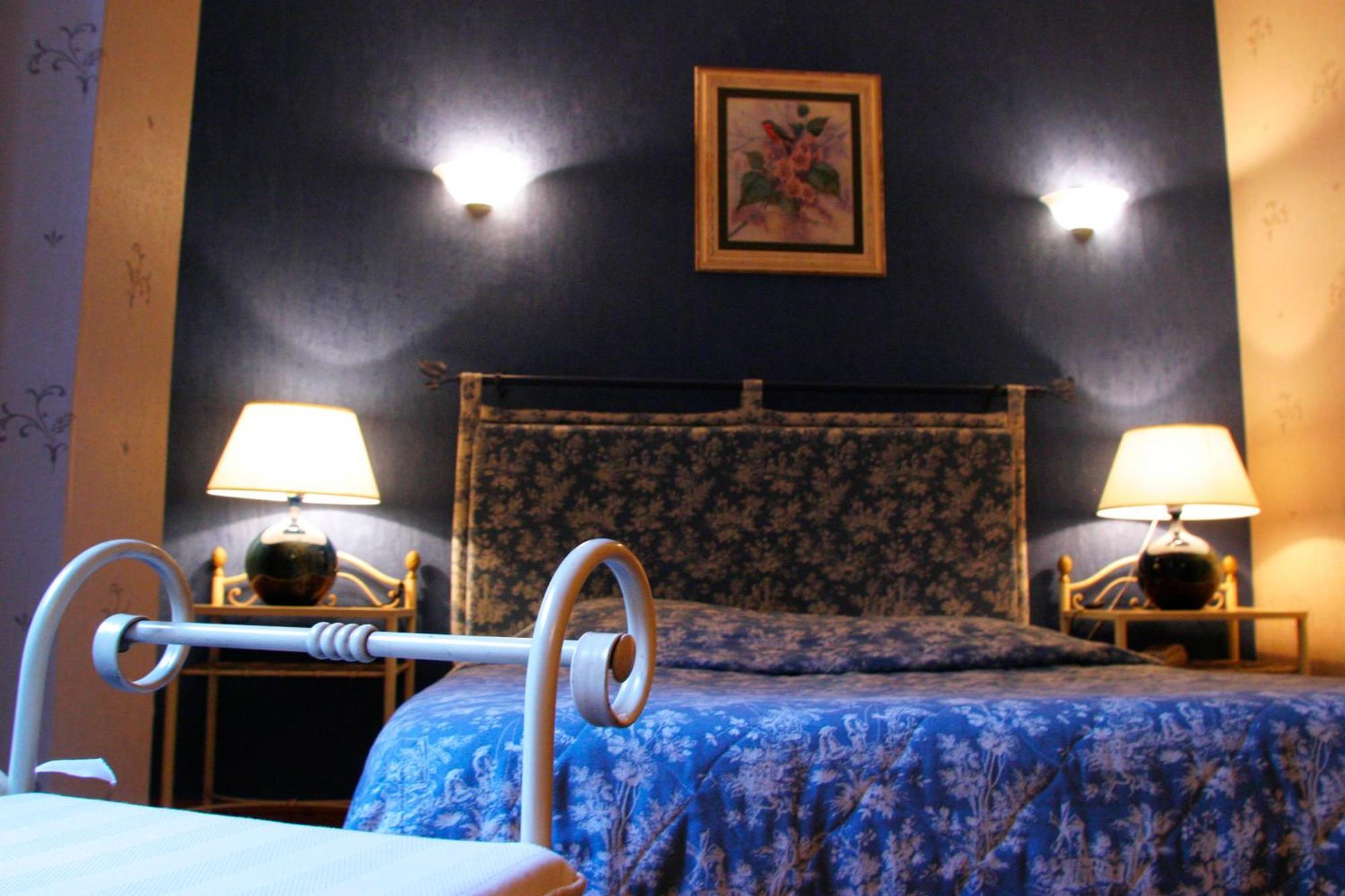 Logis Hostellerie Du Grand Duc Hotel Restaurant Gincla Pokoj fotografie