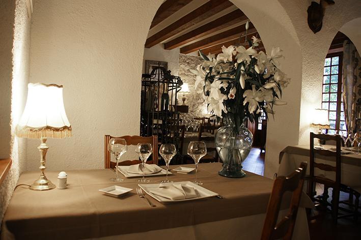 Logis Hostellerie Du Grand Duc Hotel Restaurant Gincla Exteriér fotografie