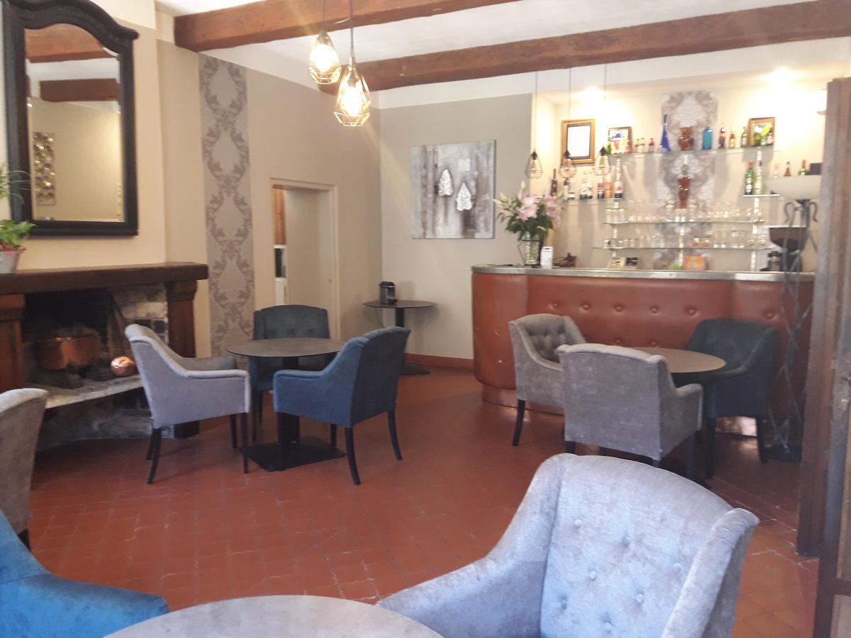 Logis Hostellerie Du Grand Duc Hotel Restaurant Gincla Exteriér fotografie