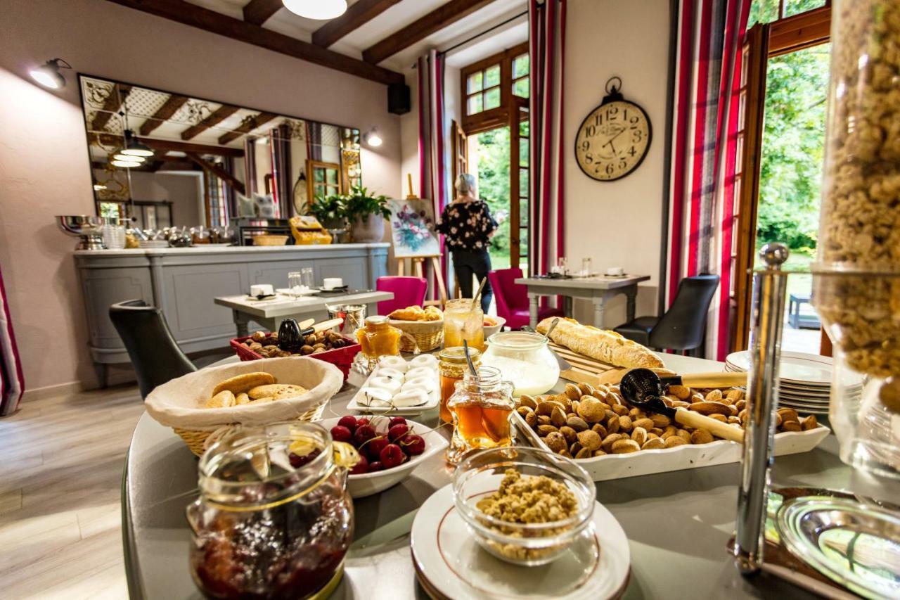 Logis Hostellerie Du Grand Duc Hotel Restaurant Gincla Exteriér fotografie