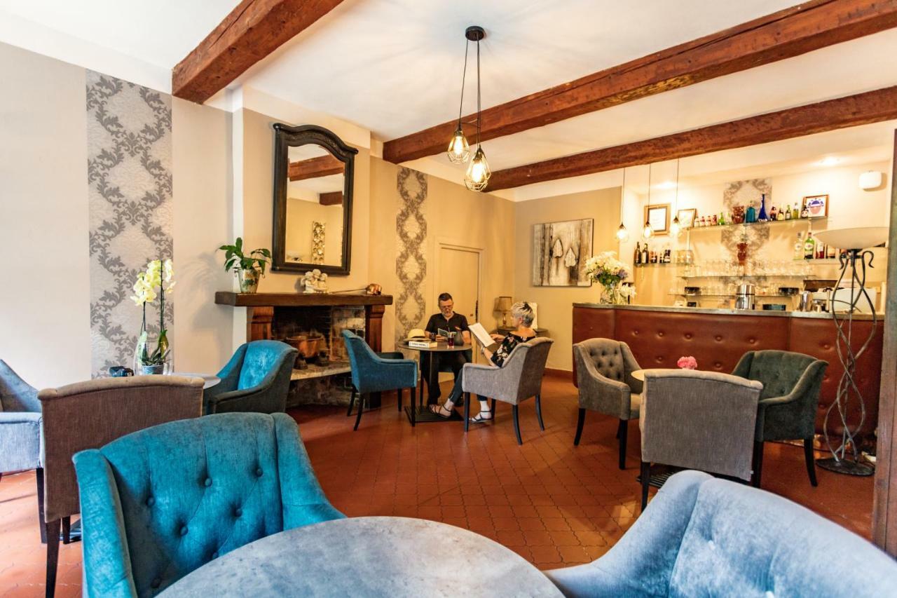 Logis Hostellerie Du Grand Duc Hotel Restaurant Gincla Exteriér fotografie